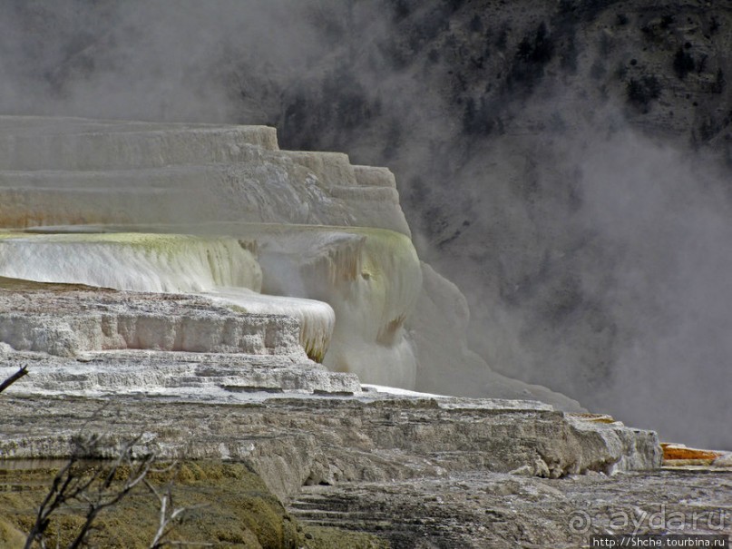 Мамонтовы горячие источники (Mаmmoth). Верхние террасы