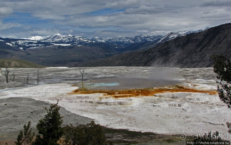 Мамонтовы горячие источники (Mаmmoth). Верхние террасы