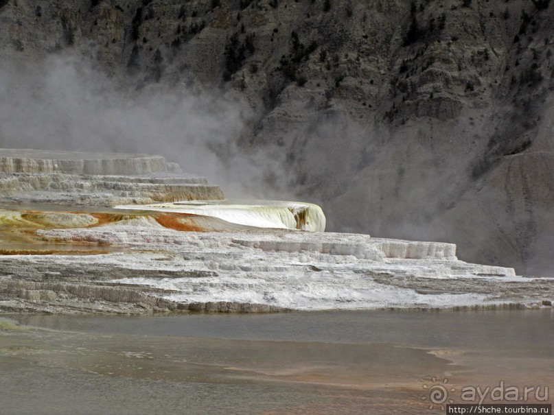 Мамонтовы горячие источники (Mаmmoth). Верхние террасы