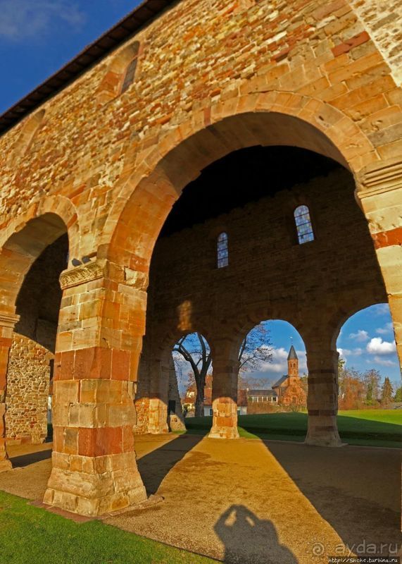 Что осталось от имперского монастыря в Лорше (ЮНЕСКО № 515)