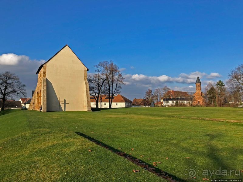 Что осталось от имперского монастыря в Лорше (ЮНЕСКО № 515)