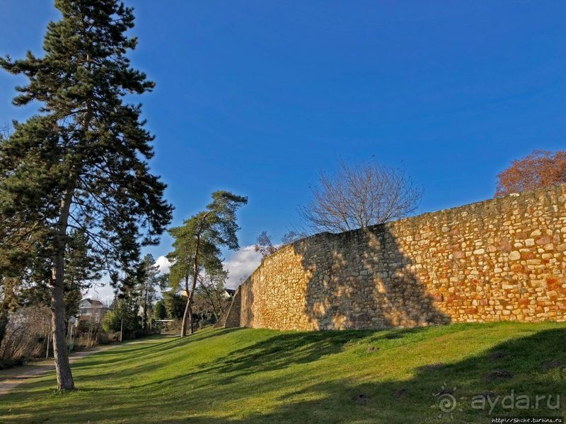 Что осталось от имперского монастыря в Лорше (ЮНЕСКО № 515)