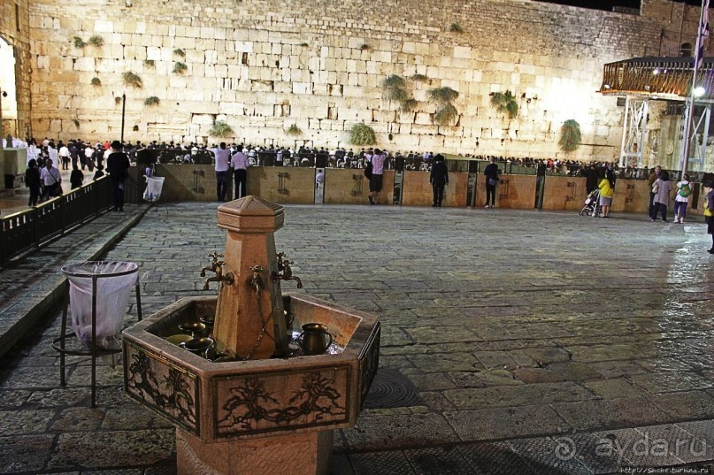 Стена Плача — величайшая святыня иудаизма