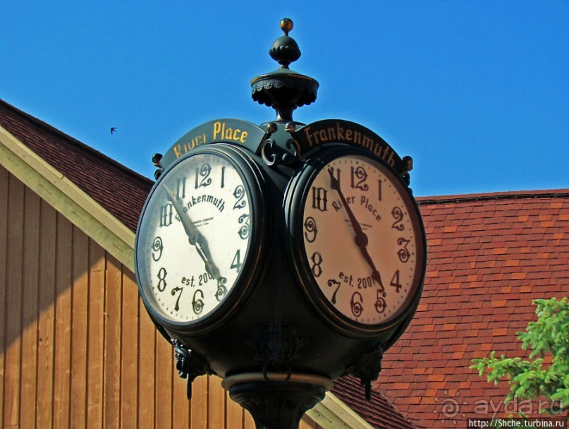 River Place — немецкая сказка для туристов в Америке