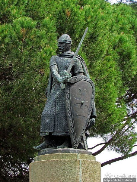 Прогулка по территори цитадели Сан Жоржи, простор и красота