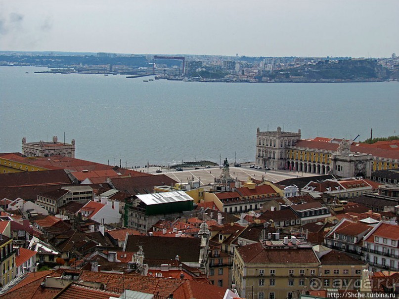 Прогулка по территори цитадели Сан Жоржи, простор и красота