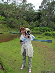 "Остров лемуров" в частном парке в "Vakona forest lodge"