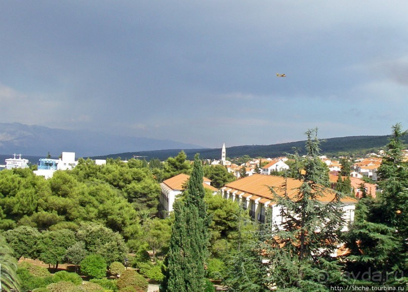 Супетар - небольшой живописный городок на острове Брач