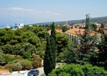 Супетар - небольшой живописный городок на острове Брач