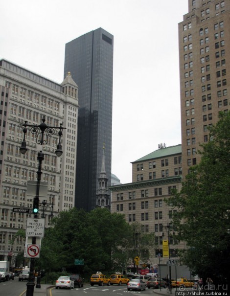 "Небоскребы, небоскребы, а я маленький такой..."