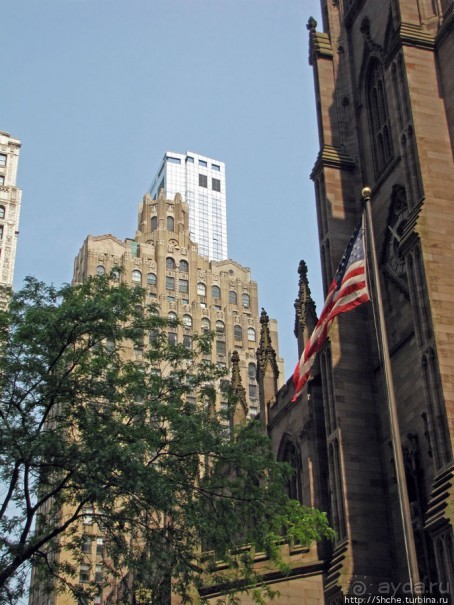 "Небоскребы, небоскребы, а я маленький такой..."