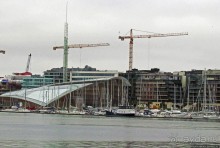 Променад вдоль берегов бухты Pipervika, элитный Aker Brygge