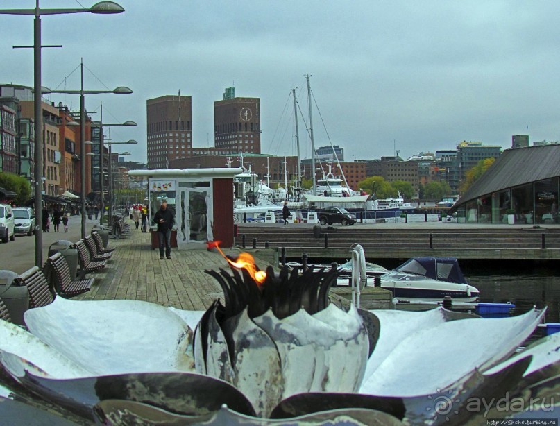 Променад вдоль берегов бухты Pipervika, элитный Aker Brygge