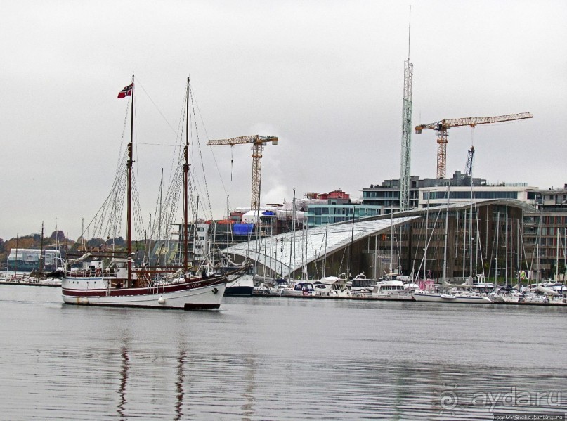 Променад вдоль берегов бухты Pipervika, элитный Aker Brygge