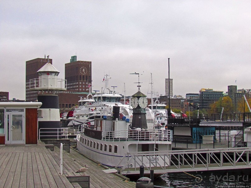 Променад вдоль берегов бухты Pipervika, элитный Aker Brygge