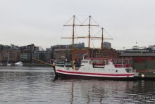 Променад вдоль берегов бухты Pipervika, элитный Aker Brygge