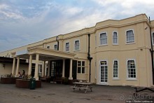 Разумный выбор для ночевки возле Гатвика