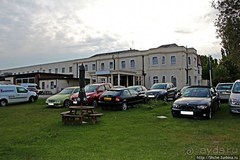 Разумный выбор для ночевки возле Гатвика