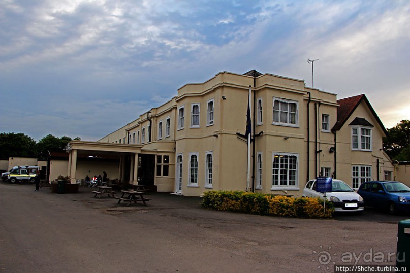 Разумный выбор для ночевки возле Гатвика