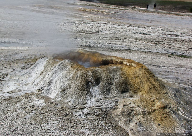 "Живые" источники окраин Geyser Hill в Йеллоустонском Н.П.