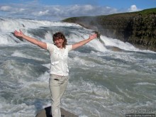 "Золотой" водопад Gullfoss — третий пункт "Золотого Кольца"