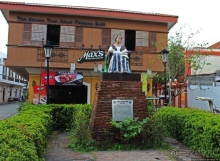 Calle Crisologo — пешеходная "визитка" исторического Вигана