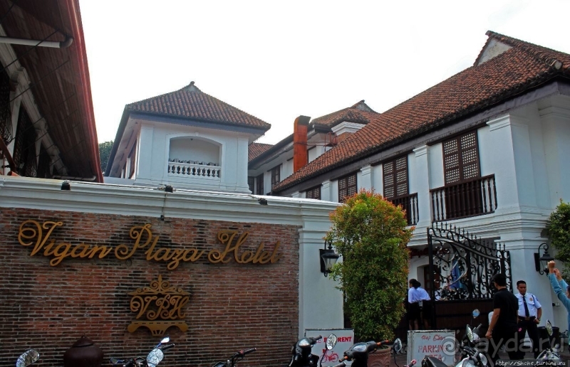 Calle Crisologo — пешеходная "визитка" исторического Вигана