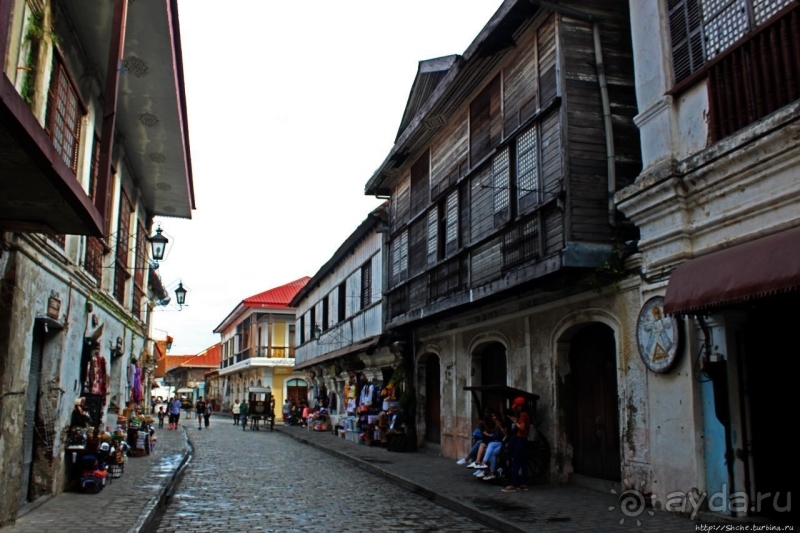 Calle Crisologo — пешеходная "визитка" исторического Вигана