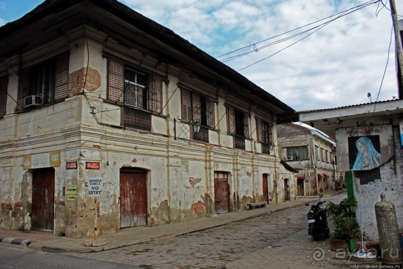Calle Crisologo — пешеходная "визитка" исторического Вигана