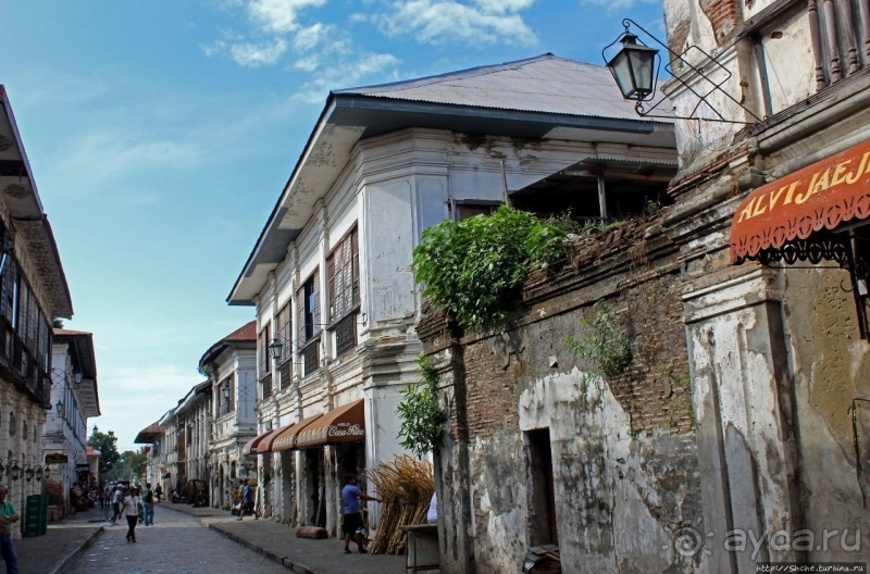 Calle Crisologo — пешеходная "визитка" исторического Вигана