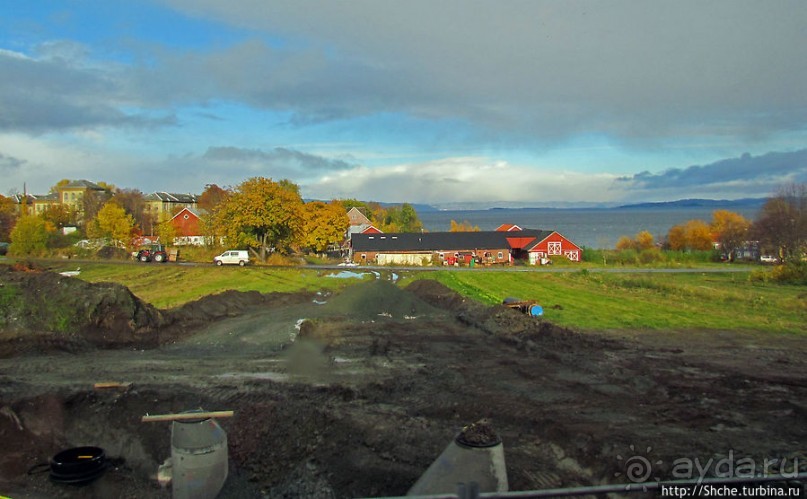 Обычный городок на берегу фьерда Trondheimfjerden