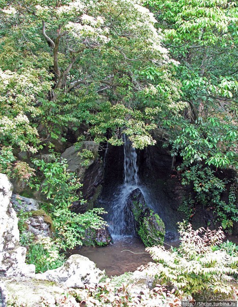 Кинкаку-дзи (Золотой павильон) в Киото и зеркальный водоем