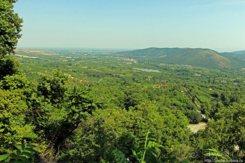 Отличная еда среди и над потоками водопадов