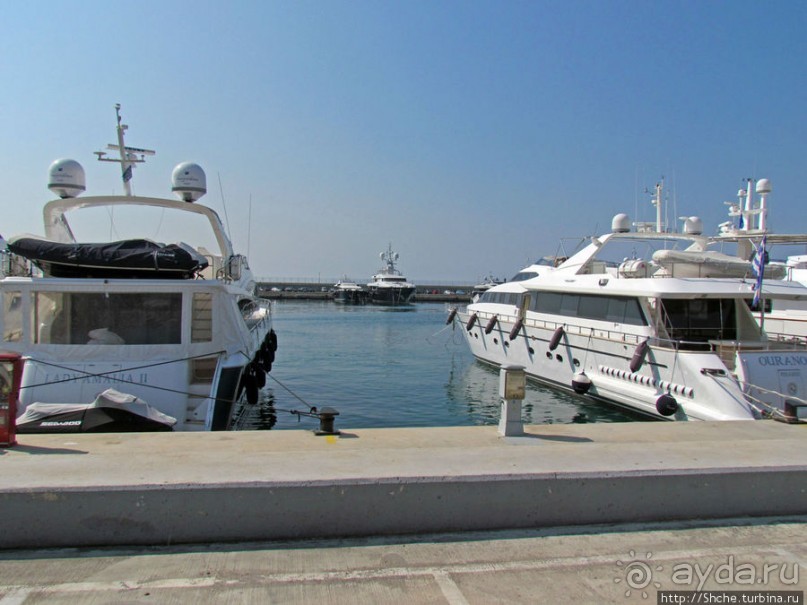 "Flisvos Marina" — крупнейшая парковка для частных яхт