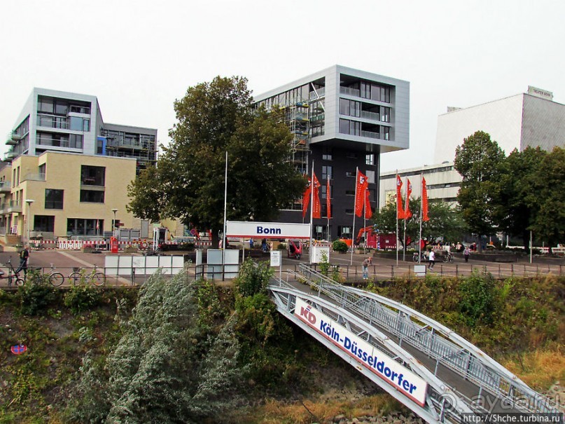 Вверх по Рейну. Добрались до Бонна — бывшей столице Германии