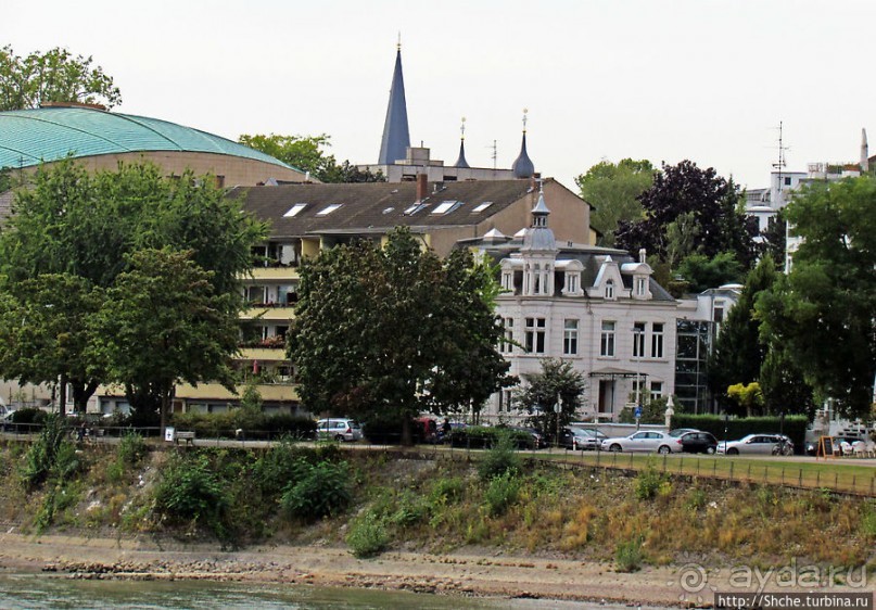 Вверх по Рейну. Добрались до Бонна — бывшей столице Германии