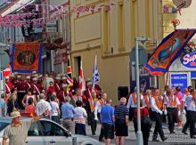 Марш оранжистов в Кэррикфергюсе 