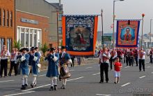 Марш оранжистов в Кэррикфергюсе 