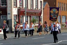 Марш оранжистов в Кэррикфергюсе 