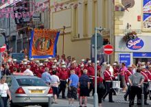 Марш оранжистов в Кэррикфергюсе 