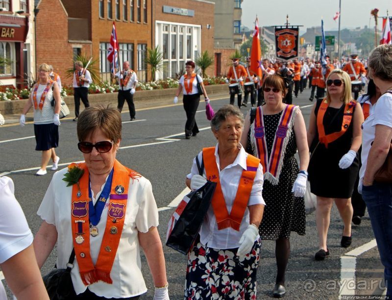 Марш оранжистов в Кэррикфергюсе 