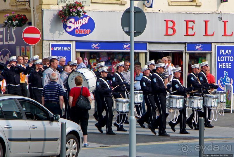 Марш оранжистов в Кэррикфергюсе 