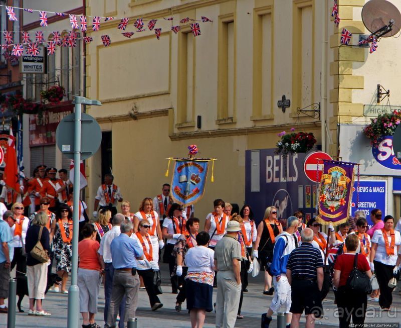 Марш оранжистов в Кэррикфергюсе 