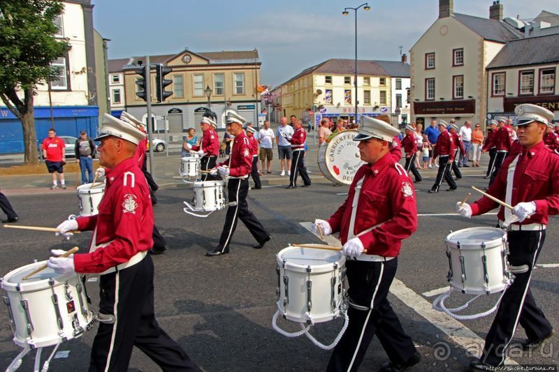 Марш оранжистов в Кэррикфергюсе 