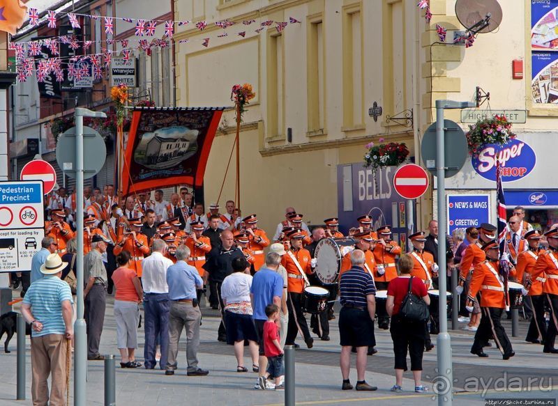 Марш оранжистов в Кэррикфергюсе 