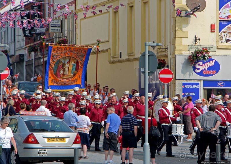 Марш оранжистов в Кэррикфергюсе 