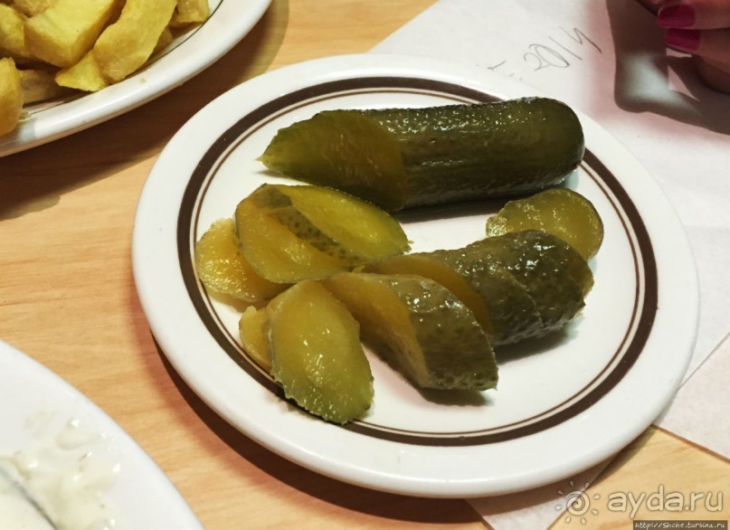 Фиш-энд-чипс для французов в центре столицы Гернси