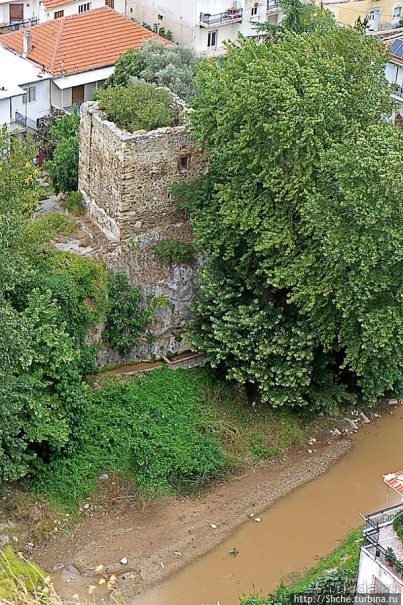 Сидирокастро и его "причудливый мост". Взгляд со скалы