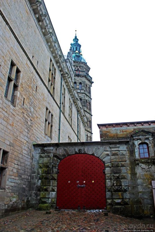 Бессмертный "Гамлет" в естественных декорациях (ЮНЕСКО №696)