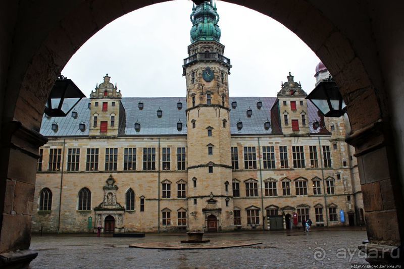 Бессмертный "Гамлет" в естественных декорациях (ЮНЕСКО №696)